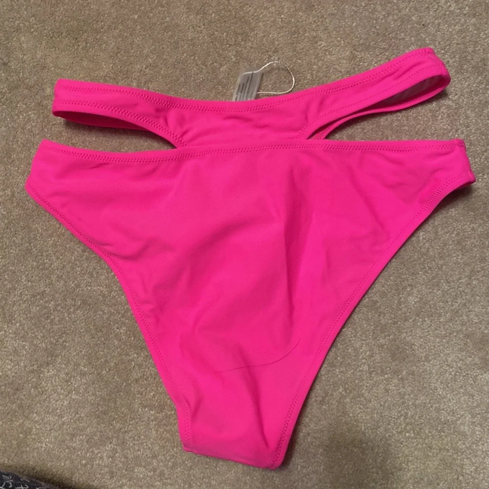 Bathing suit - Picture 3 of 3